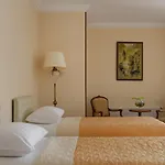 Hotel President