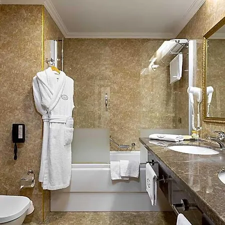 Hotel President